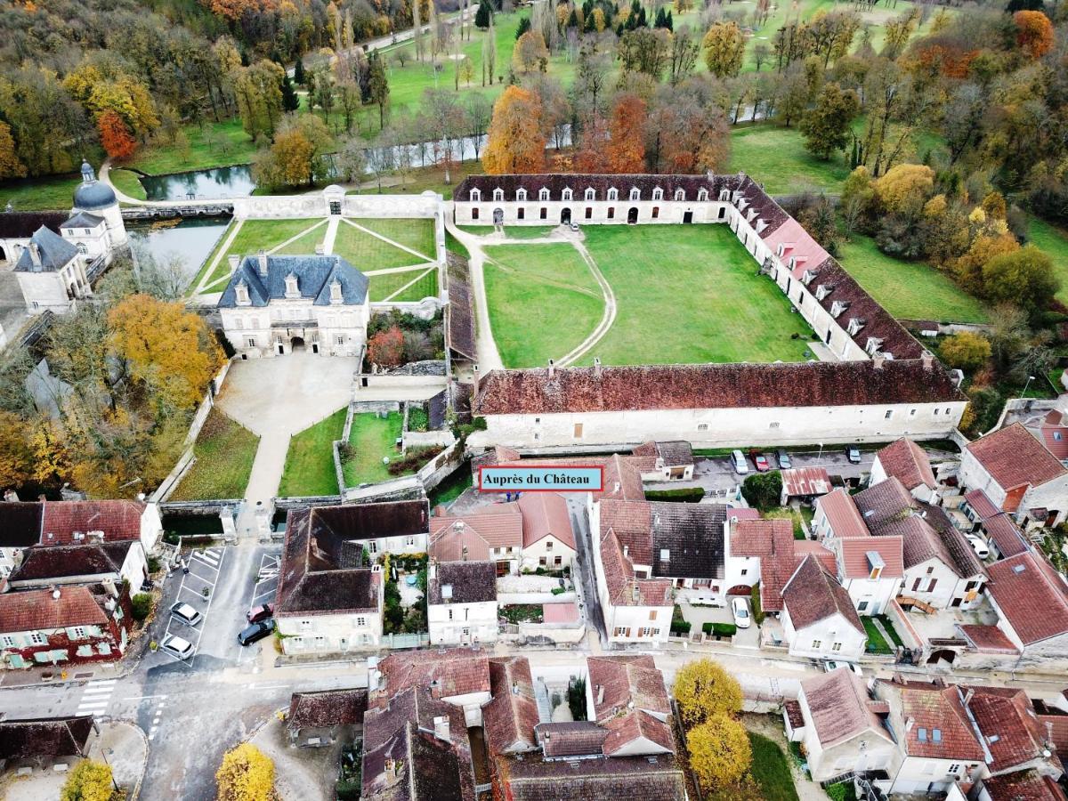 Aupres Du Chateau Tanlay Bagian luar foto