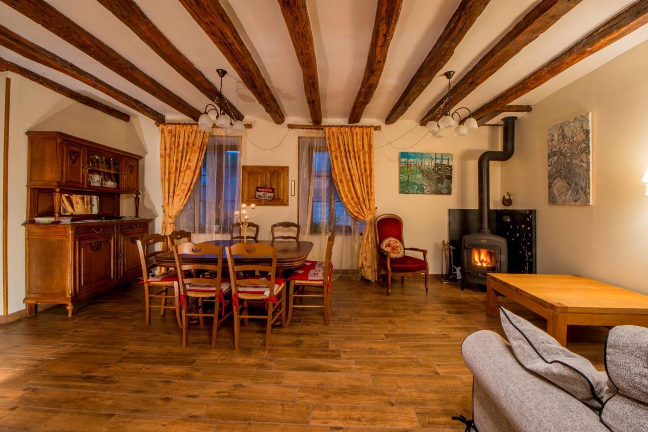 Aupres Du Chateau Tanlay Bagian luar foto